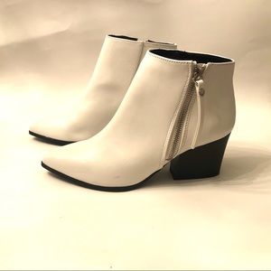 NWOT Cupid White Pointed-Toe Ankle Booties